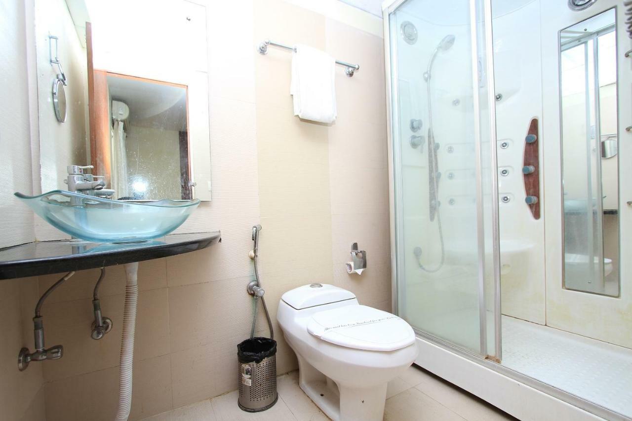 Capital O 47284 Atithi Resort Bharuch Eksteriør bilde